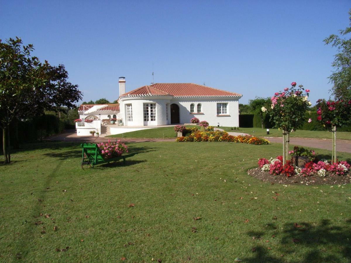 Chez Bernadou Hotel Machecoul Bagian luar foto